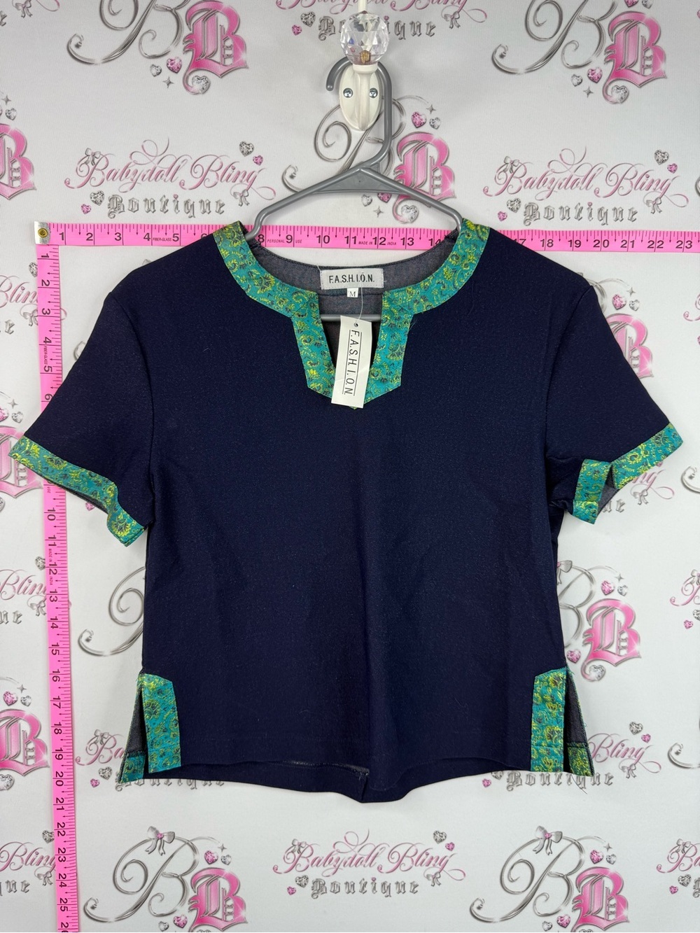 Fashion T-shirt Navy Short-Sleeve Top with Green Trim new